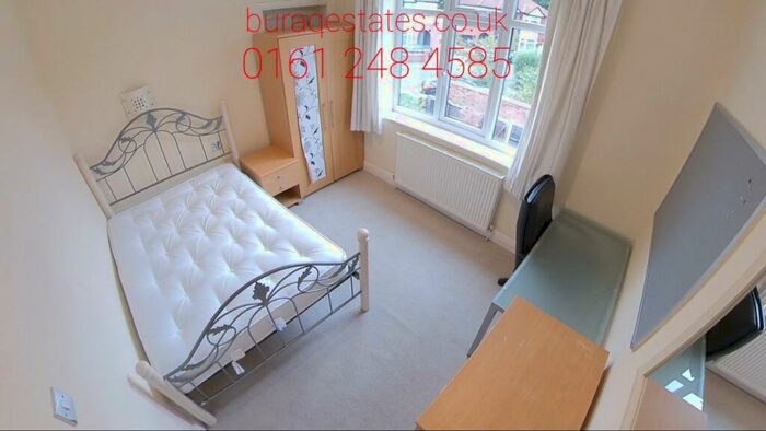 7 Bedroom Town House To Rent In Kingswood Road, Manchester, M14