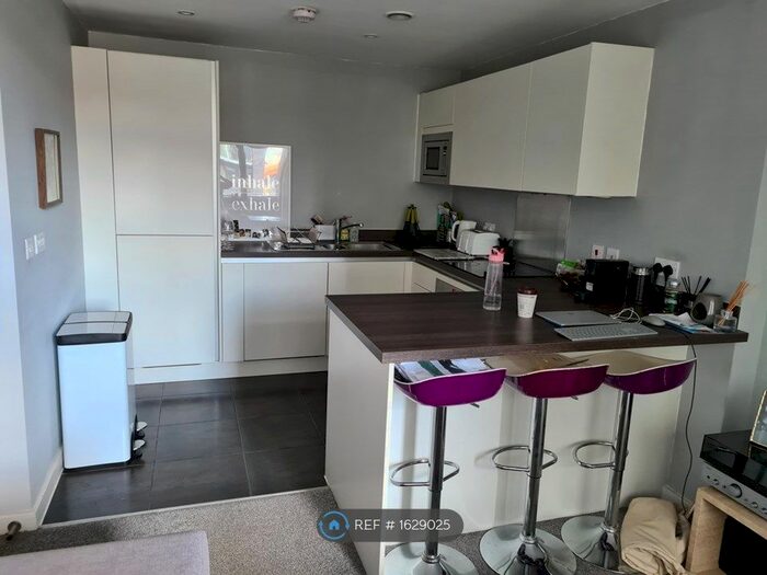 2 Bedroom Flat To Rent In Potato Wharf, Manchester, M3