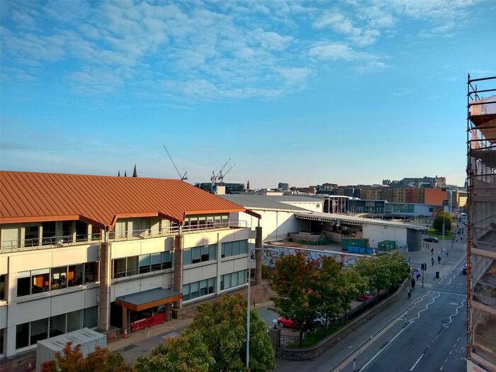 2 Bedroom Flat To Rent In Yeaman Place, Edinburgh, EH11