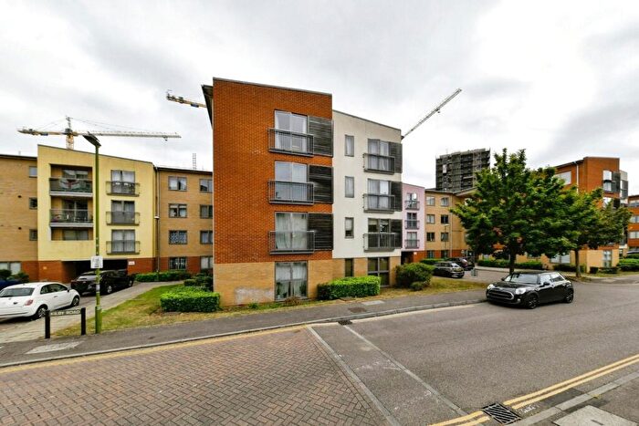 2 Bedroom Flat For Sale In Kilby Road, Stevenage, Hertfordshire, SG1