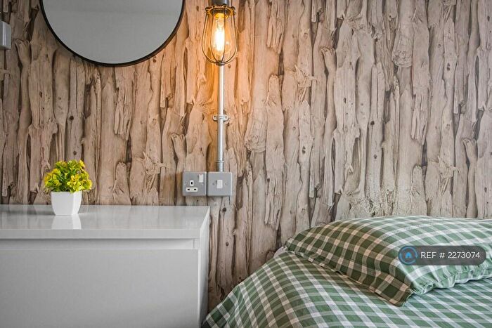 4 Bedroom Flat To Rent In Kestrel House, London, EC1V