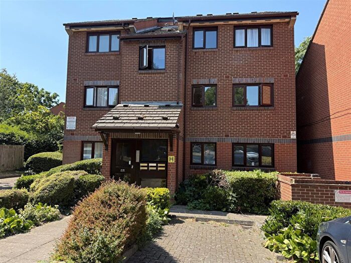 2 Bedroom Flat For Sale In Abbey Drive, SW17