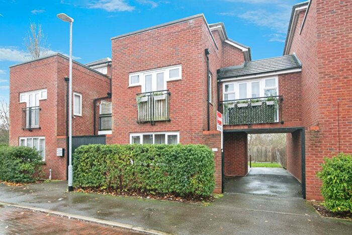 3 Bedroom Town House For Sale In The Pavilions, West Bromwich, B70