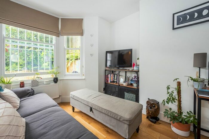 Studio To Rent In Ailsa Road, St Margarets, Twickenham, TW1