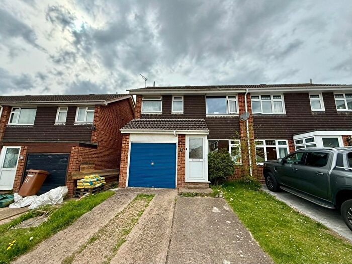 3 Bedroom Semi-Detached House For Sale In Dando Close, Wollaston, Wellingborough, NN29