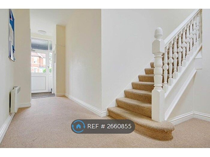 1 Bedroom Flat To Rent In Parkwood Place, Bournemouth, BH5