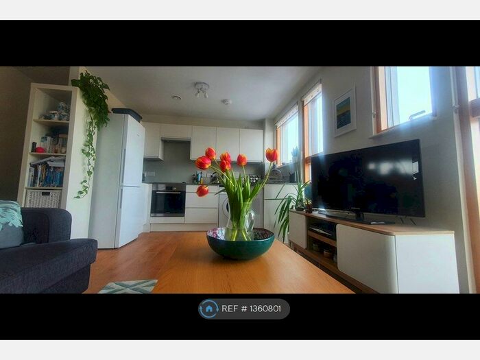 1 Bedroom Flat To Rent In Garratt Lane, London, SW17