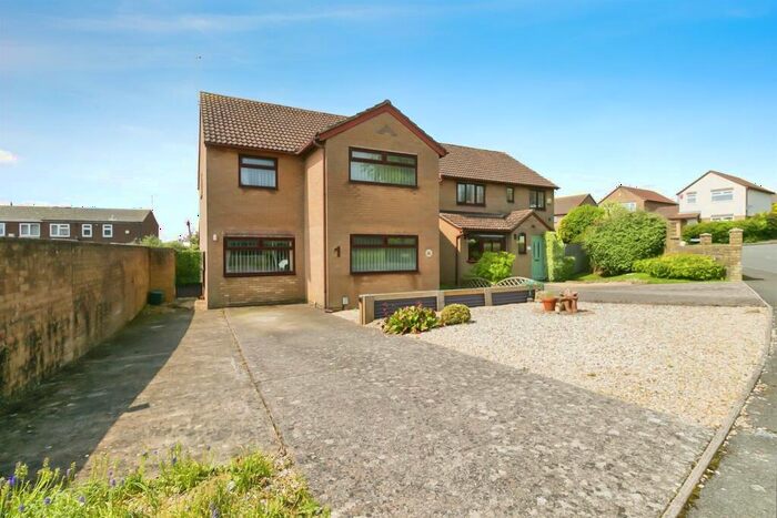 4 Bedroom Detached House For Sale In The Heathers, Barry, CF62