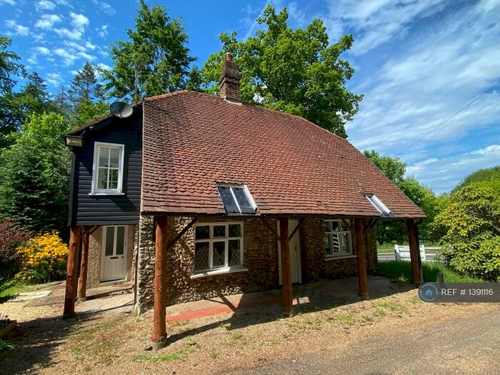 2 Bedroom Detached House To Rent In Berkhamsted Lodge, Berkhamsted, HP4