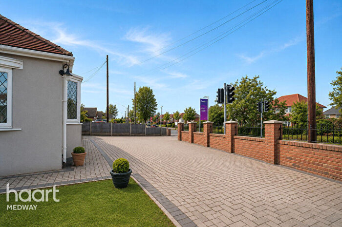 6 Bedroom Detached Bungalow For Sale In Tennyson Avenue, Cliffe Woods, ME3