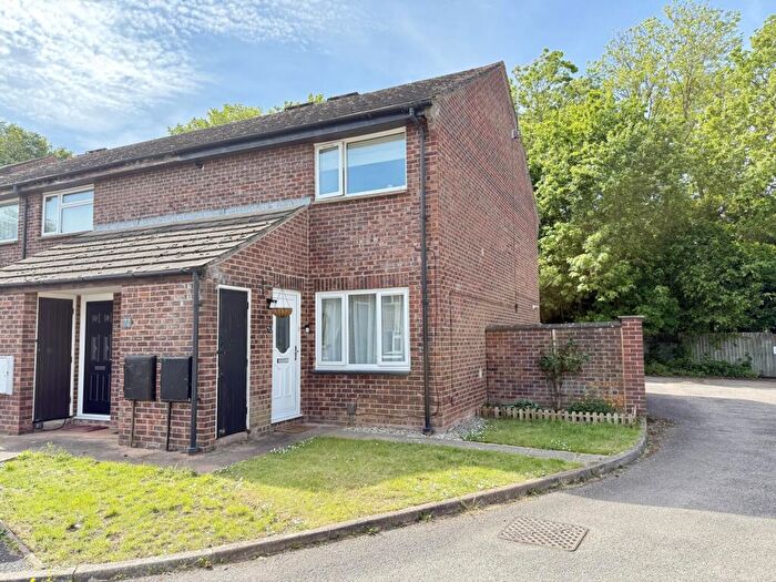 1 Bedroom Apartment For Sale In Corn Mill Crescent, Alphington, EX2