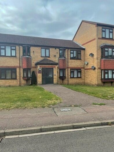 1 Bedroom Flat To Rent In Waverley Avenue, Sandy, SG19