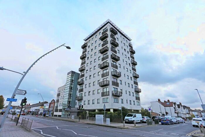 2 Bedroom Flat To Rent In The Pinnacle, High Road, Chadwell Heath, RM6
