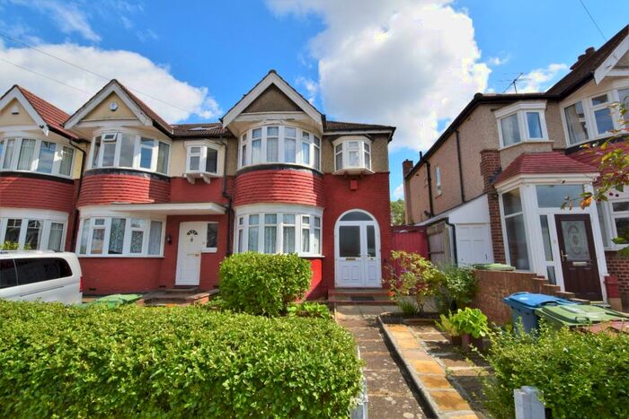 3 Bedroom End Of Terrace House To Rent In Yeading Avenue, Harrow, Greater London, HA2