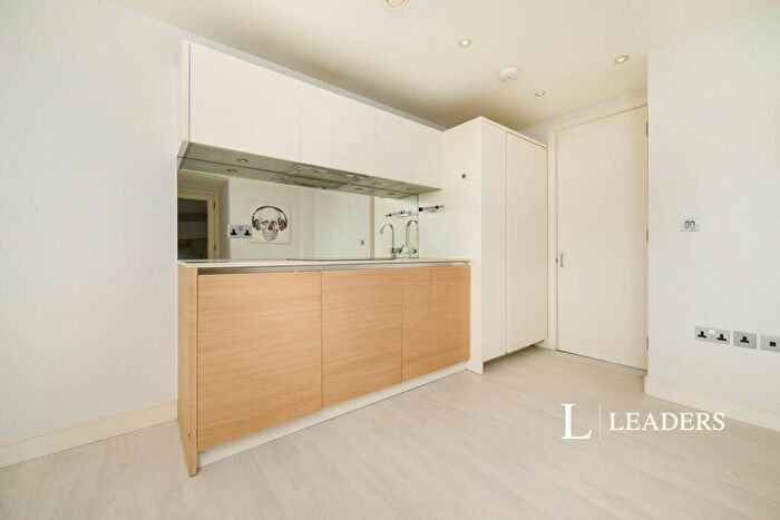 2 Bedroom Apartment To Rent In No, Gunwharf Quays, PO1