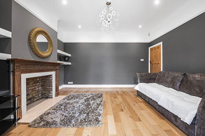 5 Bedroom Semi-detached House For Sale In Coniston Road, Bromley, BR1