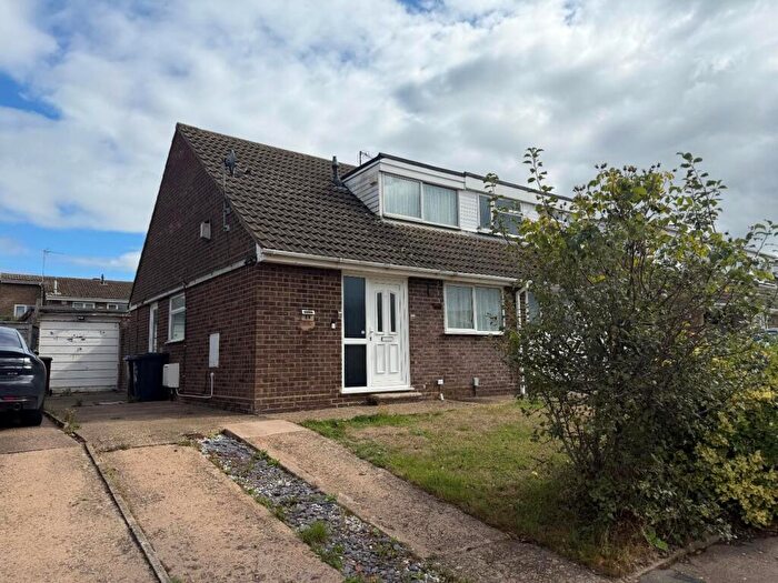 3 Bedroom Semi-Detached Bungalow To Rent In Obelisk Rise, Kingsthorpe, Northampton, NN2