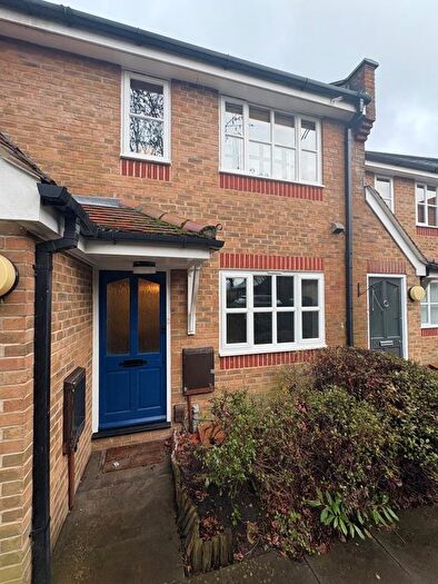 1 Bedroom Flat To Rent In Thames Street, Sunbury-On-Thames, TW16