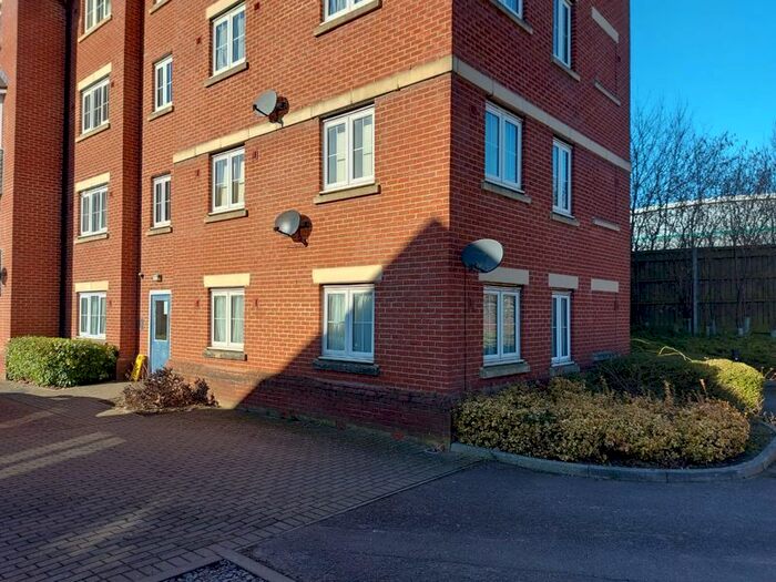 1 Bedroom Flat To Rent In Bramley Court, Luton Road, Dunstable, LU5