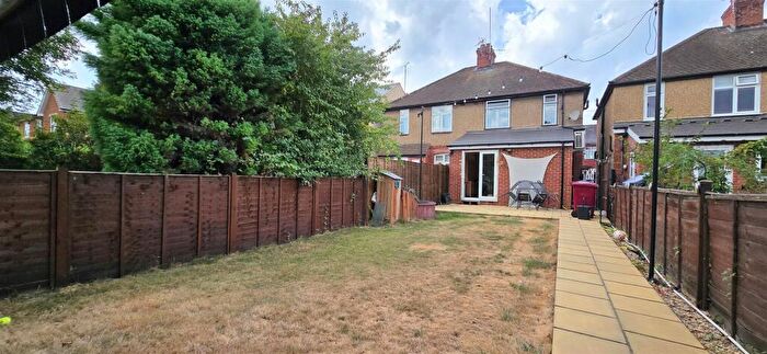 3 Bedroom Semi Detached House To Rent In Patrick Road, Caversham, Reading, RG4