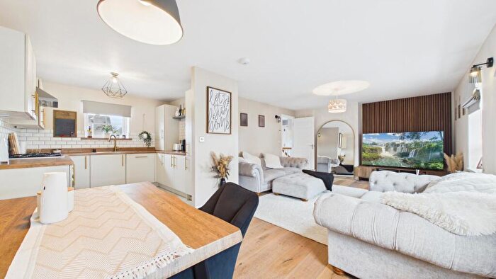 1 Bedroom Coach House For Sale In Farlakes Drive, Peterborough, PE2