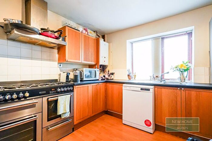 3 Bedroom End Of Terrace House For Sale In The Green, Idle, Bradford, BD10