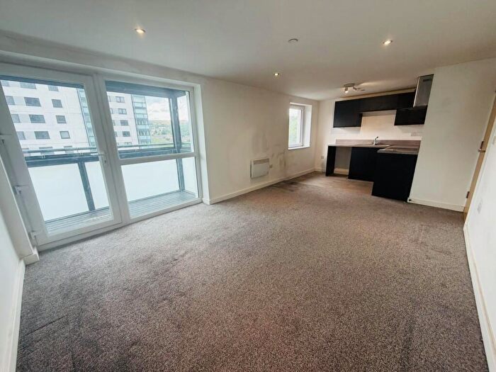 1 Bedroom Apartment To Rent In Wheatley Court, Halifax, HX2