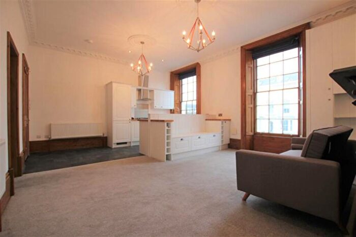 1 Bedroom Apartment To Rent In B Western Terrace, NG7