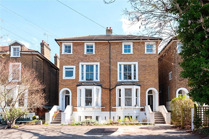 1 Bedroom Flat For Sale In Queens Road, Twickenham, TW1