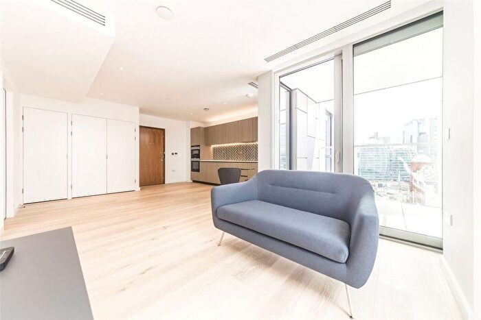 1 Bedroom Flat To Rent In City Road, Old Street, EC1V