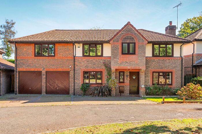 5 Bedroom Detached House For Sale In Field Park, Bracknell, RG12