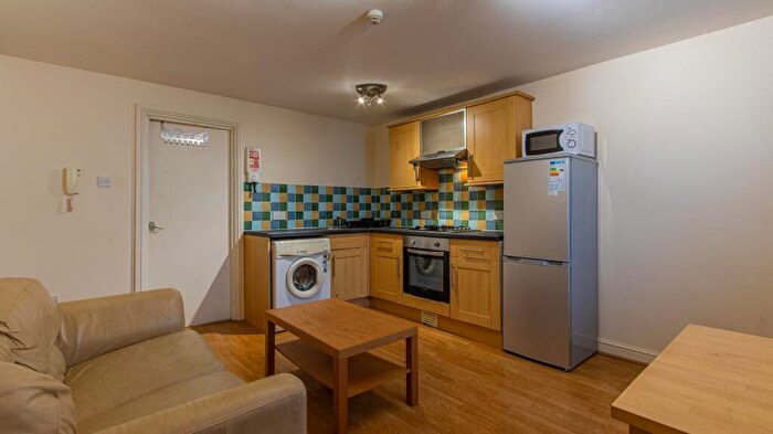 1 Bedroom Private Hall To Rent In Minister Street, Cathays, CF24