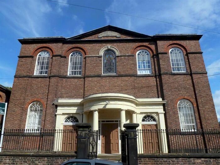 2 Bedroom Flat To Rent In Brunswick Court, Macclesfield, SK11