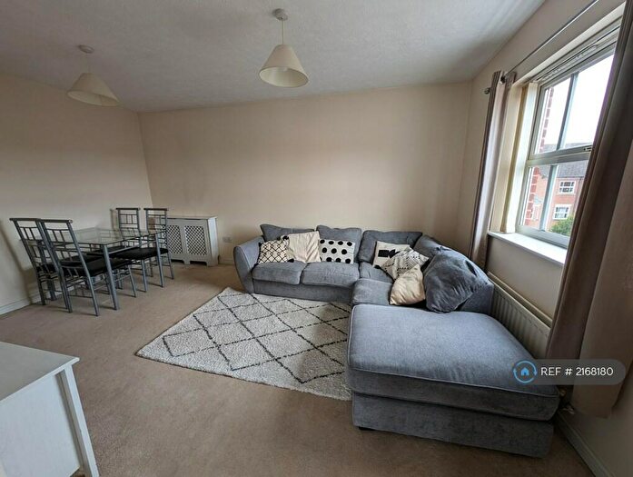 2 Bedroom Flat To Rent In Wharf Lane, Solihull, B91