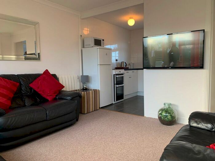 2 Bedroom Chalet To Rent In Newport Road, Hemsby, Great Yarmouth, NR29