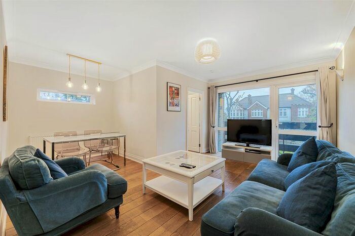 2 Bedroom Flat To Rent In Chatsfield Place, Ealing, W5