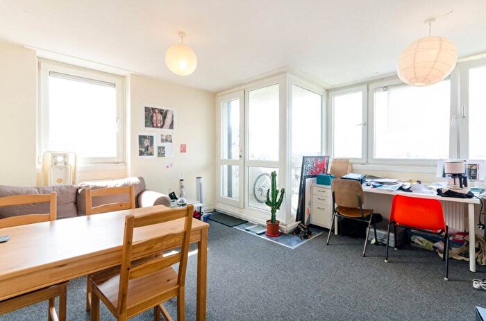 2 Bedroom Flat To Rent In St Peters Road, Kingston, Kingston Upon Thames, KT1