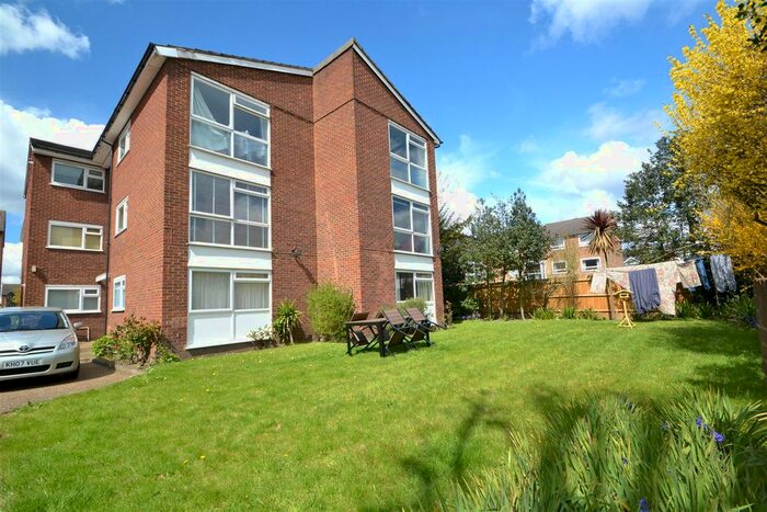 1 Bedroom Flat To Rent In Masboro Lodge, Southey Road, Wimbledon SW19