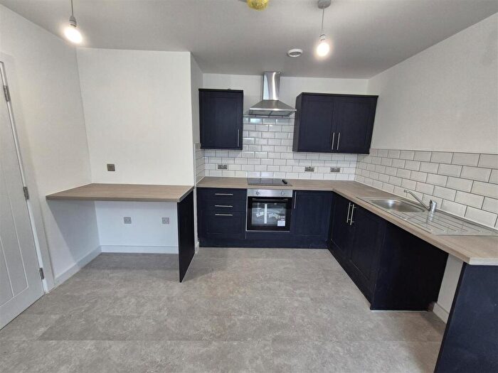 2 Bedroom Apartment To Rent In Stamford Street, Ashton-Under-Lyne, OL6