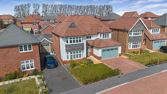 4 Bedroom Detached House For Sale In Pulford Way, Milton, OX13