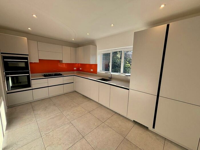 4 Bedroom House To Rent In Macrae Road, Ham Green, Bristol, BS20