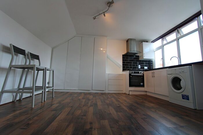 Studio To Rent In Northwood Road, Thornton Heath, CR7