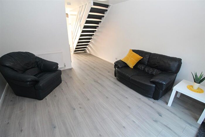 2 Bedroom Property To Rent In Riversdale, Llandaff, Cardiff, CF5