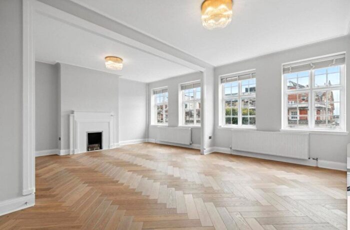 4 Bedroom Flat To Rent In Stafford Court, Kensington High Street, London, W8