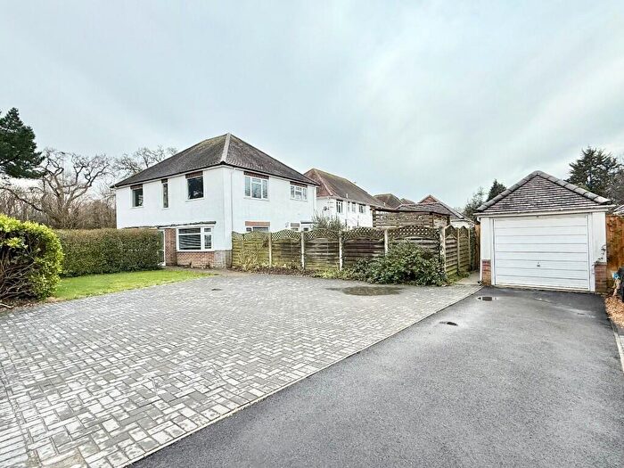 2 Bedroom Apartment For Sale In Longbarrow Close, Bournemouth, Dorset, BH8