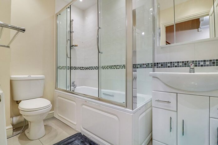 4 Bedroom Town House To Rent In Clay Lane, Harrow, HA3