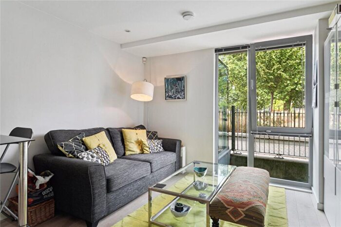 1 Bedroom Flat To Rent In Blackthorn Avenue, Islington, N7