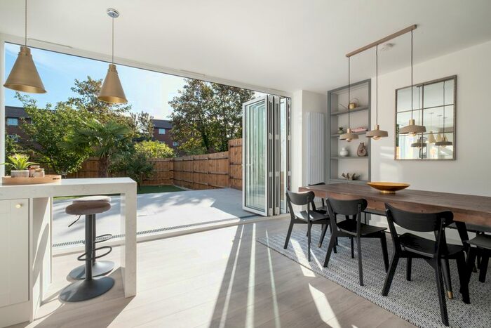 4 Bedroom End Of Terrace House To Rent In Edgehill Road, Mitcham, London, CR4