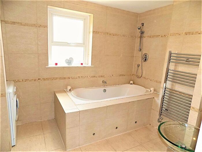 1 Bedroom Flat To Rent In Kingdon Road, London, NW6