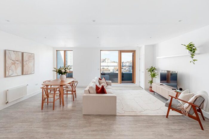 2 Bedroom Penthouse For Sale In Dorset Gardens, Brighton, BN2